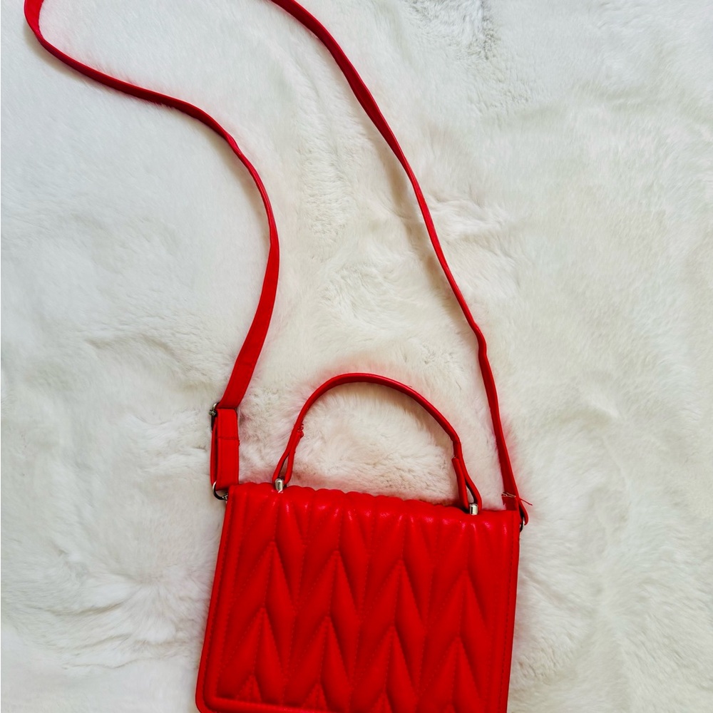 Structured Red Quilted Crossbody Bag NWOT - Picture 4 of 5